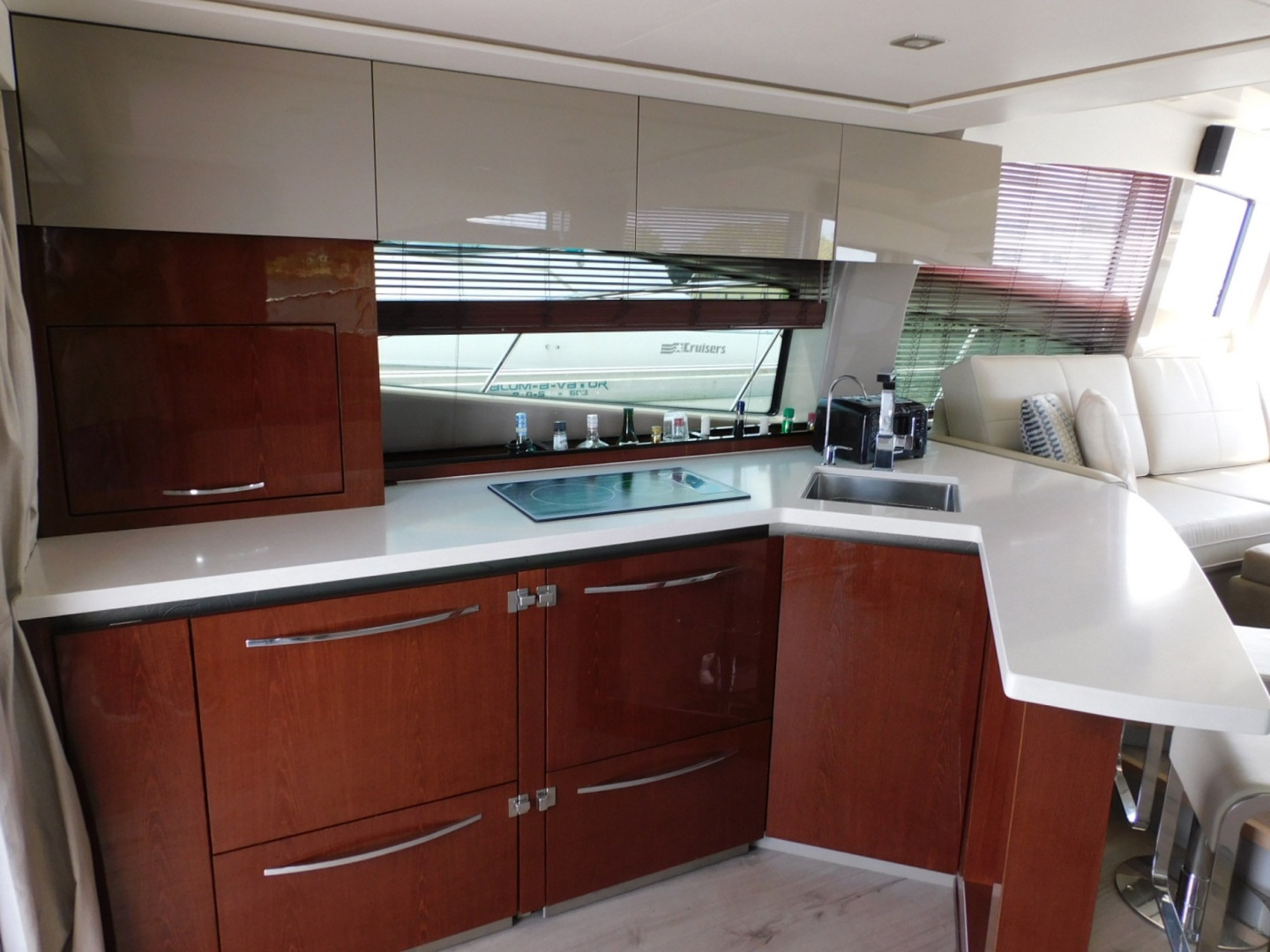 2019 Sea Ray 550L