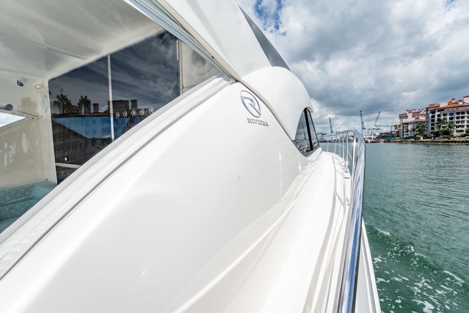 Riviera 5000 Sport Yacht - Photo 32