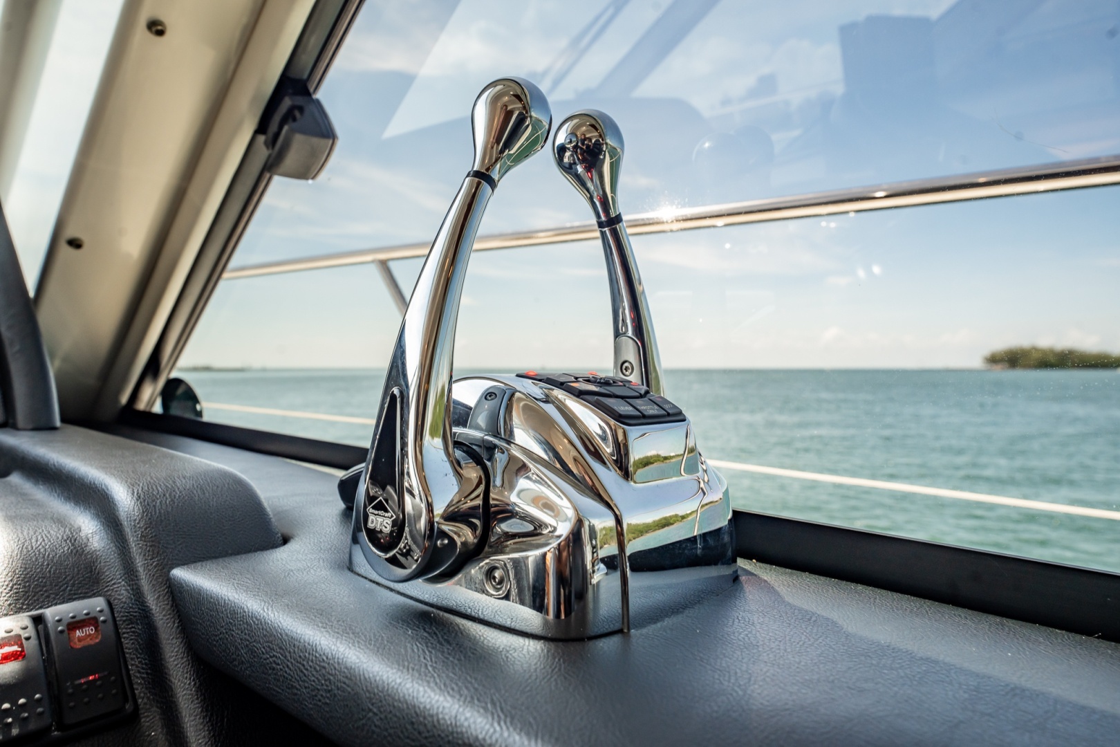 Riviera 5000 Sport Yacht - Photo 63