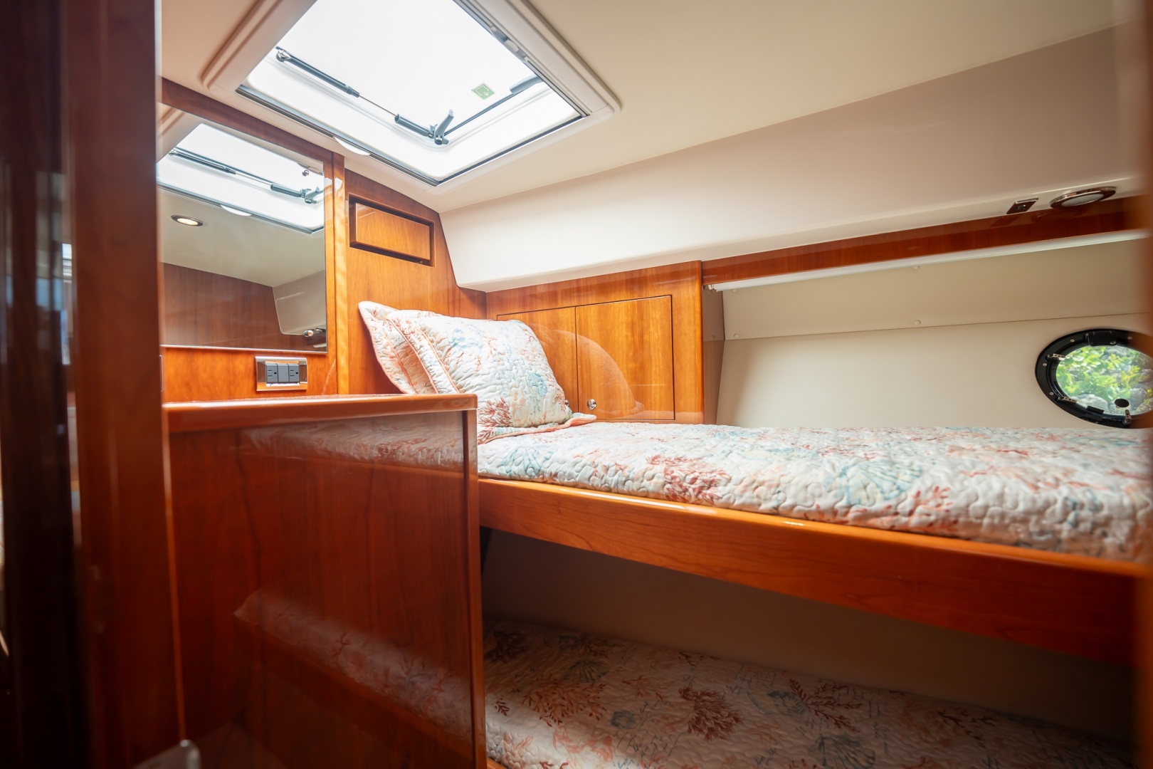 Riviera 5000 Sport Yacht - Photo 84