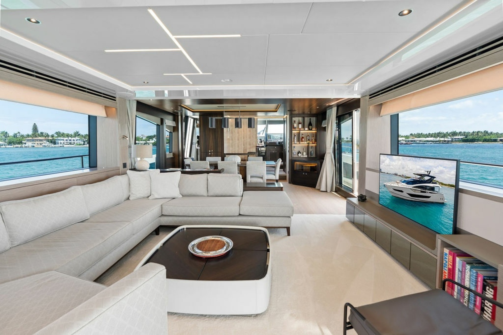 2026 Sunseeker 88 Yacht
