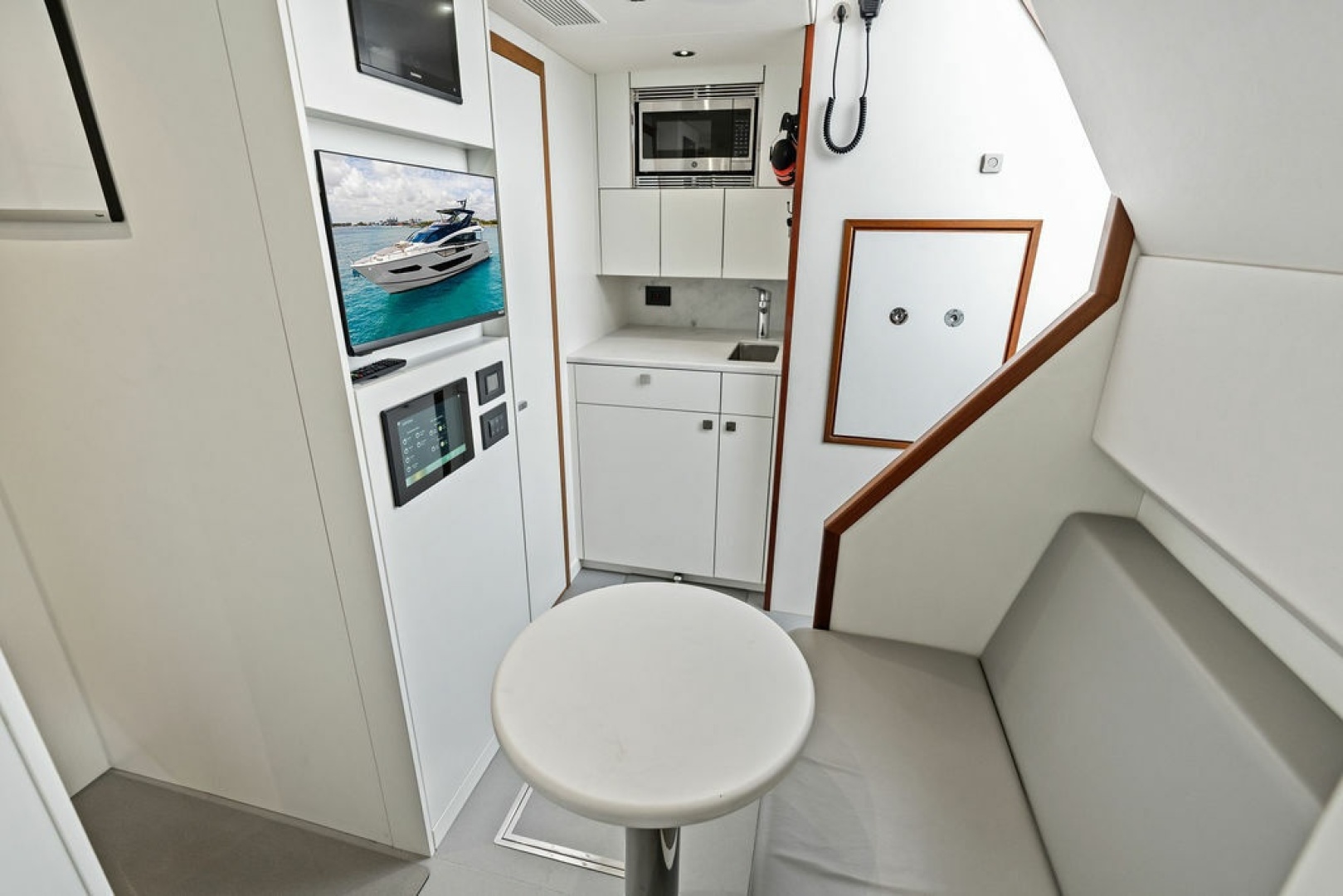 Dolce Far Niente 86ft Sunseeker Yacht For Sale Dolce Far Niente 86ft Sunseeker Yacht For Sale