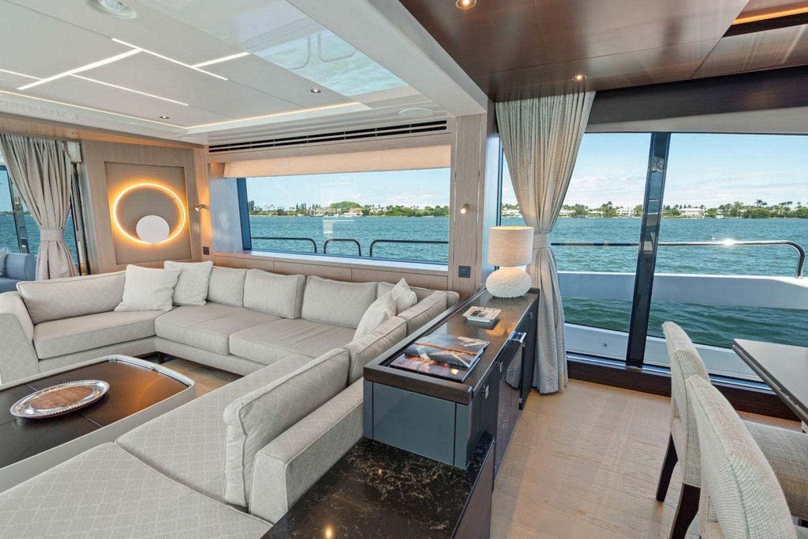 2026 Sunseeker 88 Yacht