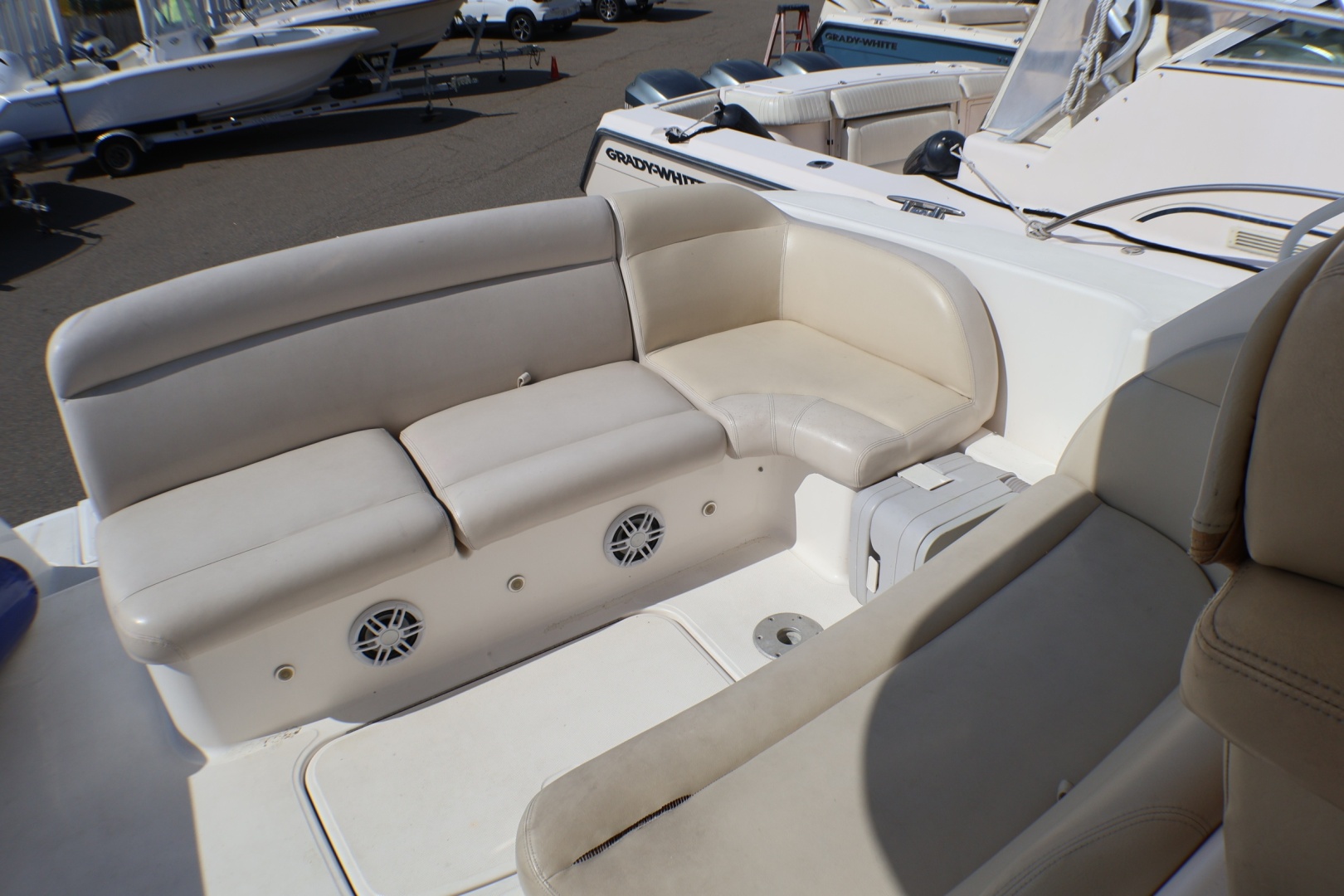 2009 Tiara Yachts 3500 Sovran