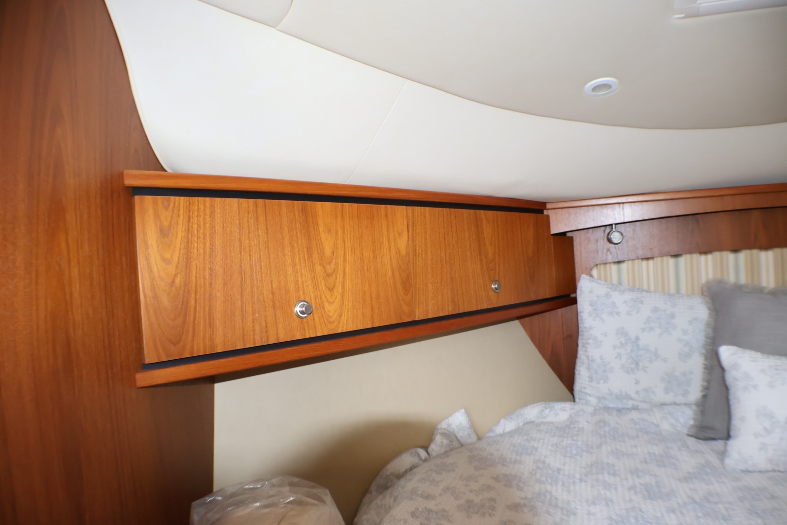 2009 Tiara Yachts 3500 Sovran