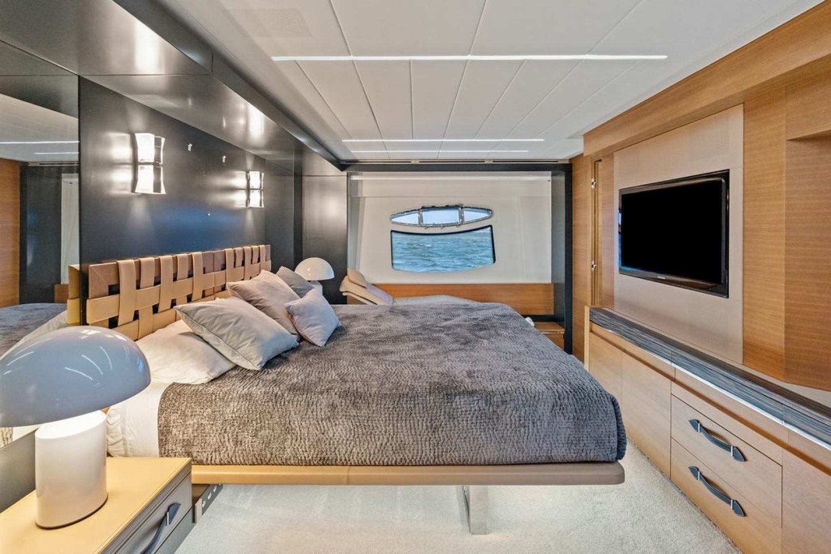 2012 Pershing 92