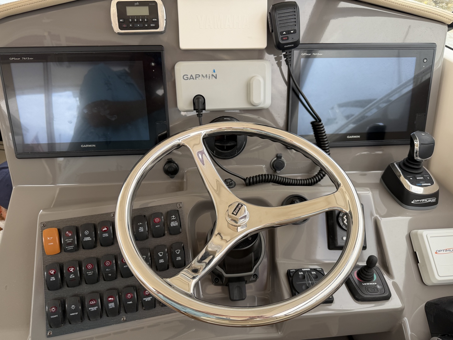 Pursuit SC 365i Sport Coupe — Lorimar - Photo 52