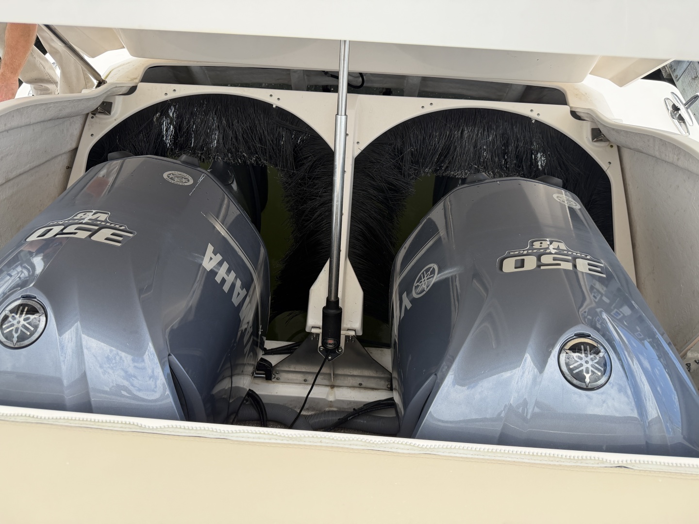 Pursuit SC 365i Sport Coupe — Lorimar - Photo 24