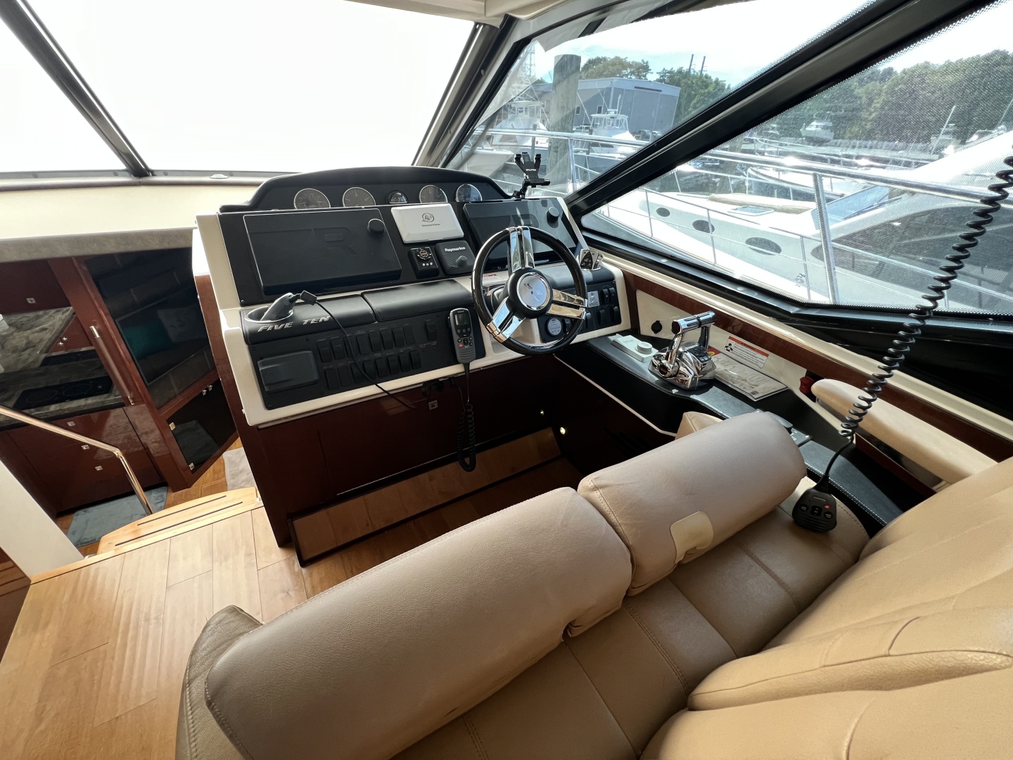 V Drives W Yacht Controller 51ft Sea Ray Yacht For Sale