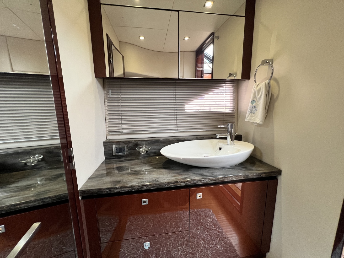 V Drives W Yacht Controller 51ft Sea Ray Yacht For Sale