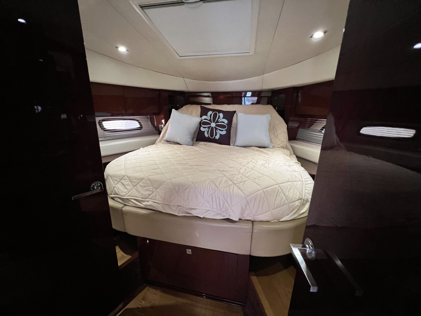 V Drives W Yacht Controller 51ft Sea Ray Yacht For Sale