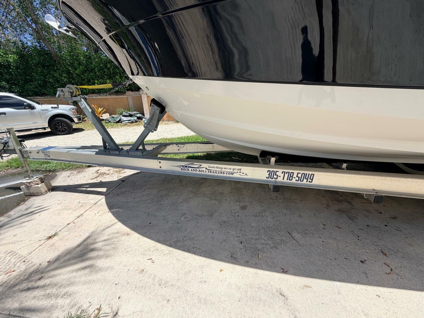 2022 Robalo R302 Center Console