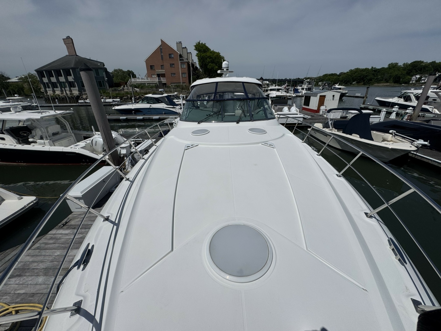 2006 Cruisers Yachts 520 Express