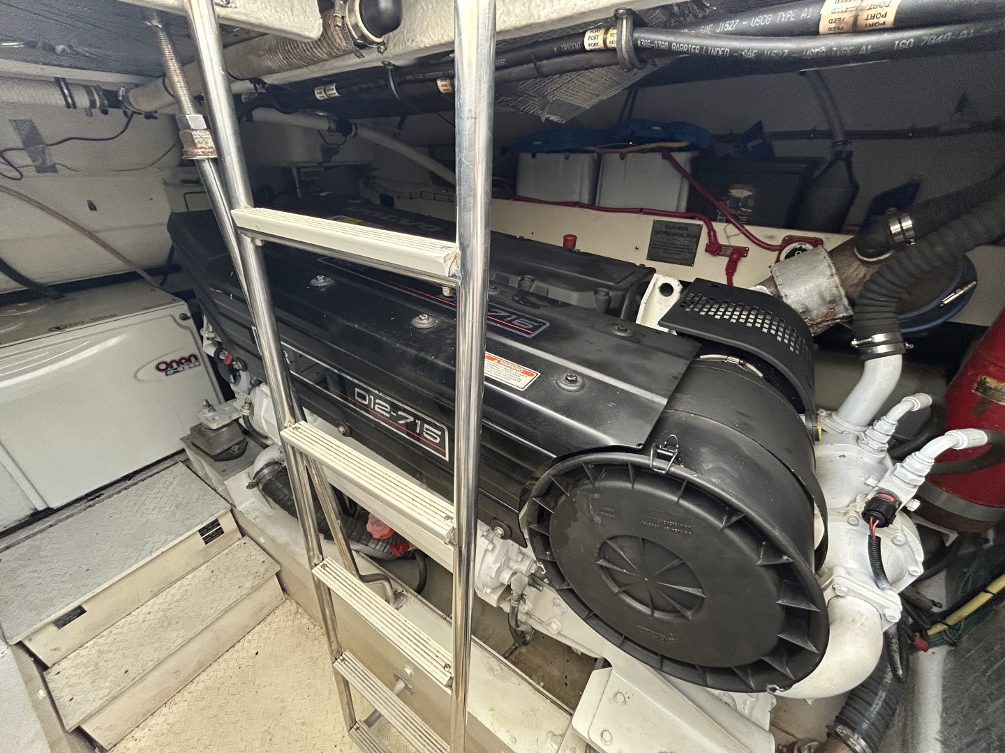 2006 Cruisers Yachts 520 Express