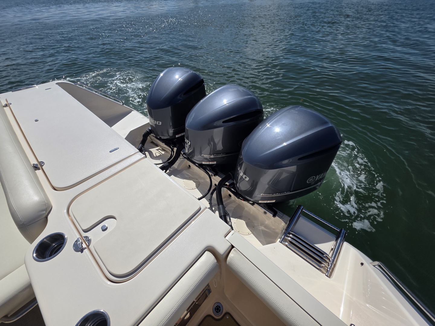 2019 Grady-White Freedom 375