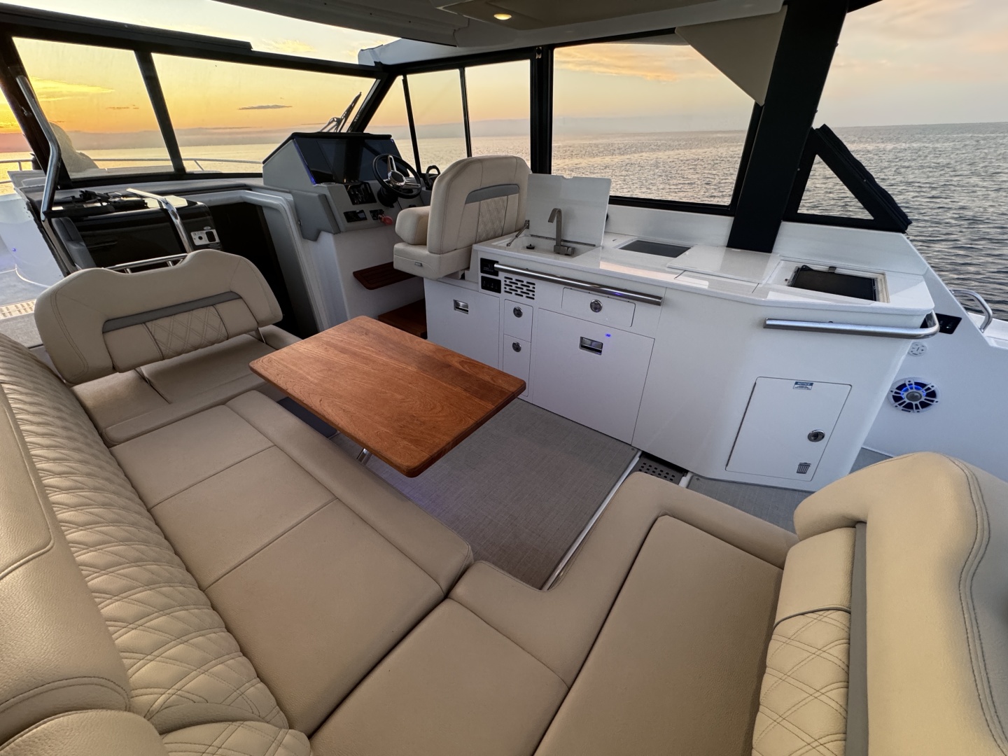 2022 Regal 36 Grand Coupe