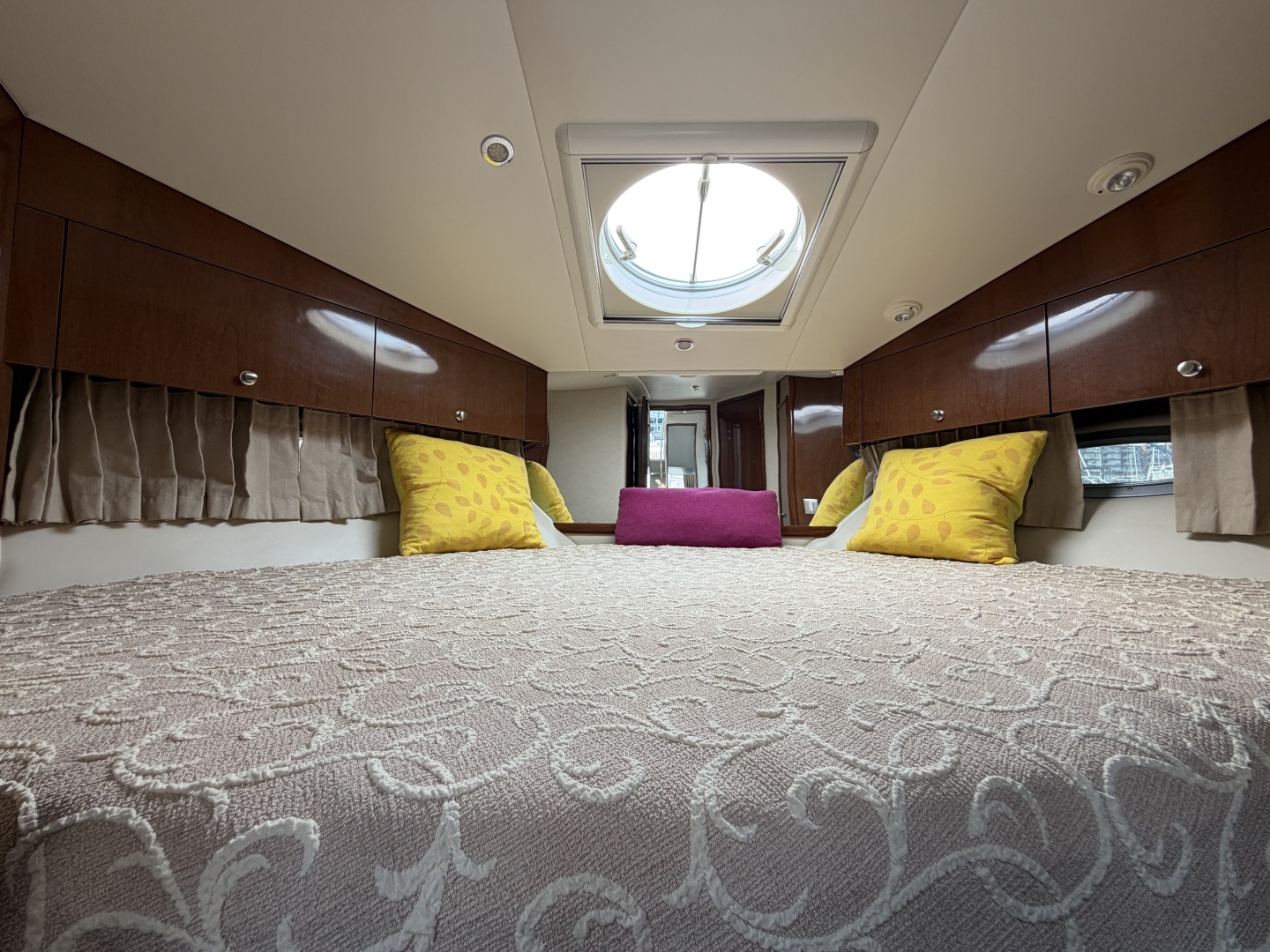 Helios 47ft Carver Yacht For Sale