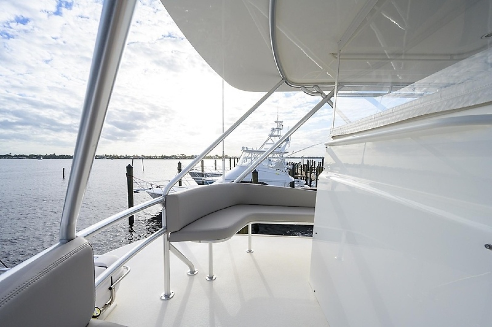 2005 Cabo 45 Express