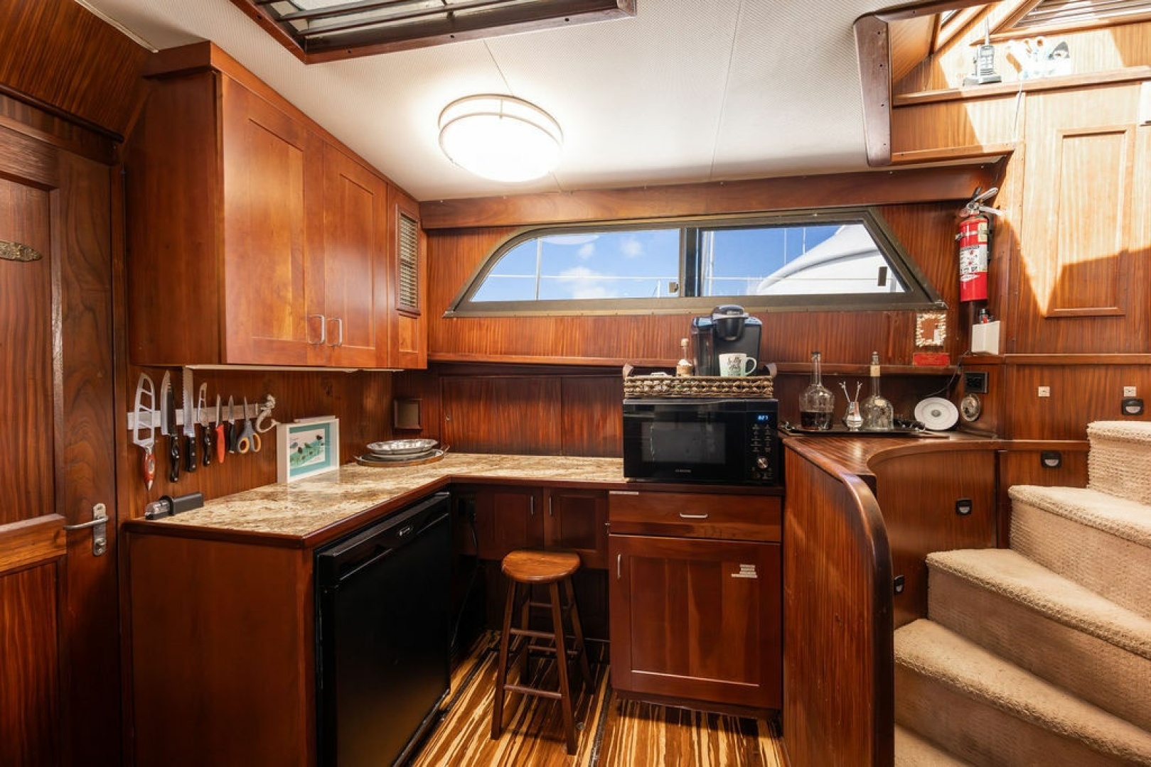 58ft Hatteras Yacht For Sale