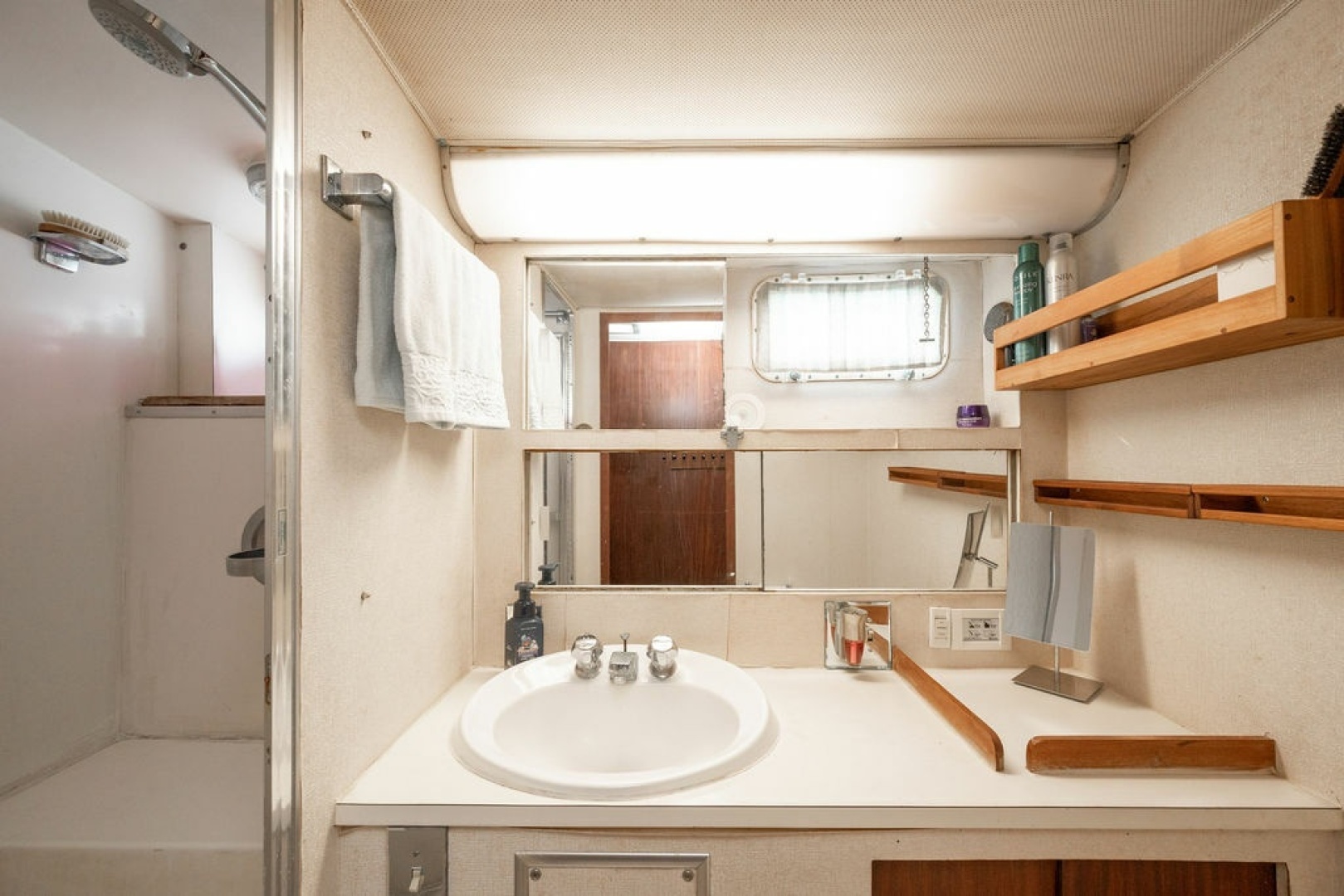 58ft Hatteras Yacht For Sale