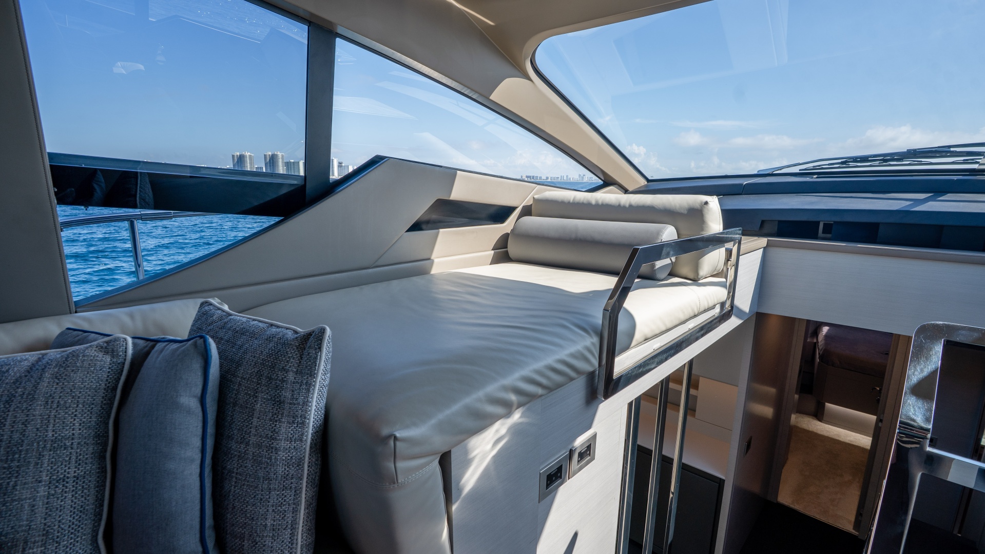 2024 Pershing 7X