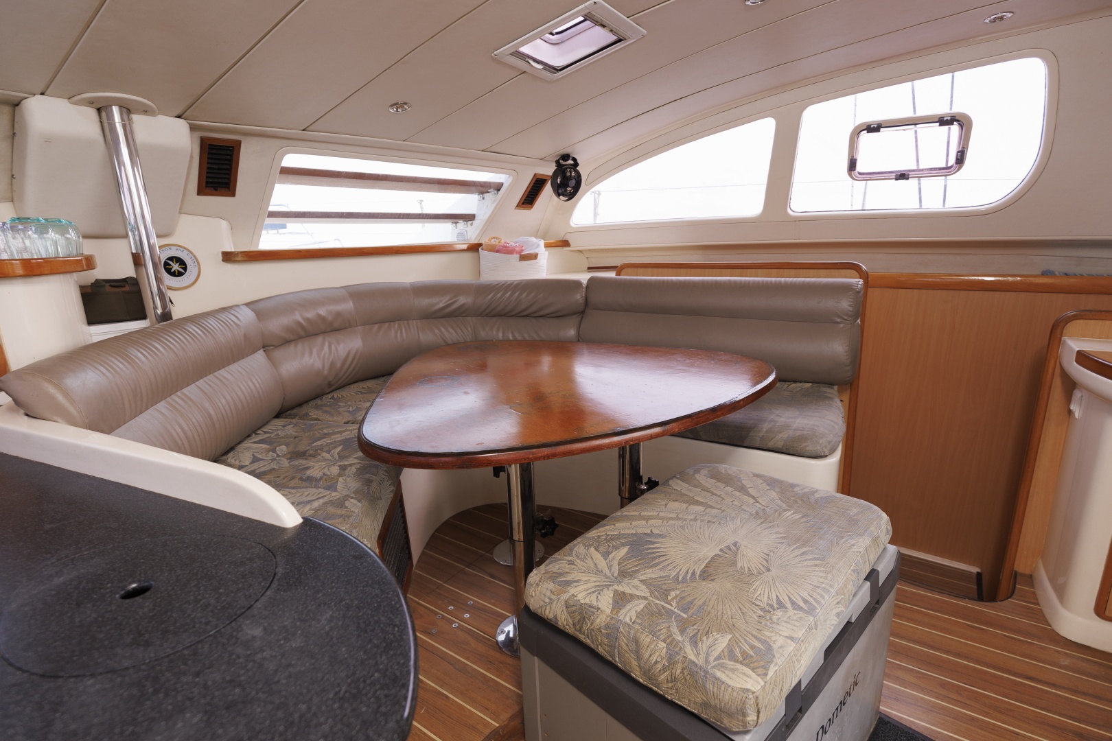 ESCAPE 43ft Leopard Yacht For Sale ESCAPE 43ft Leopard Yacht For Sale