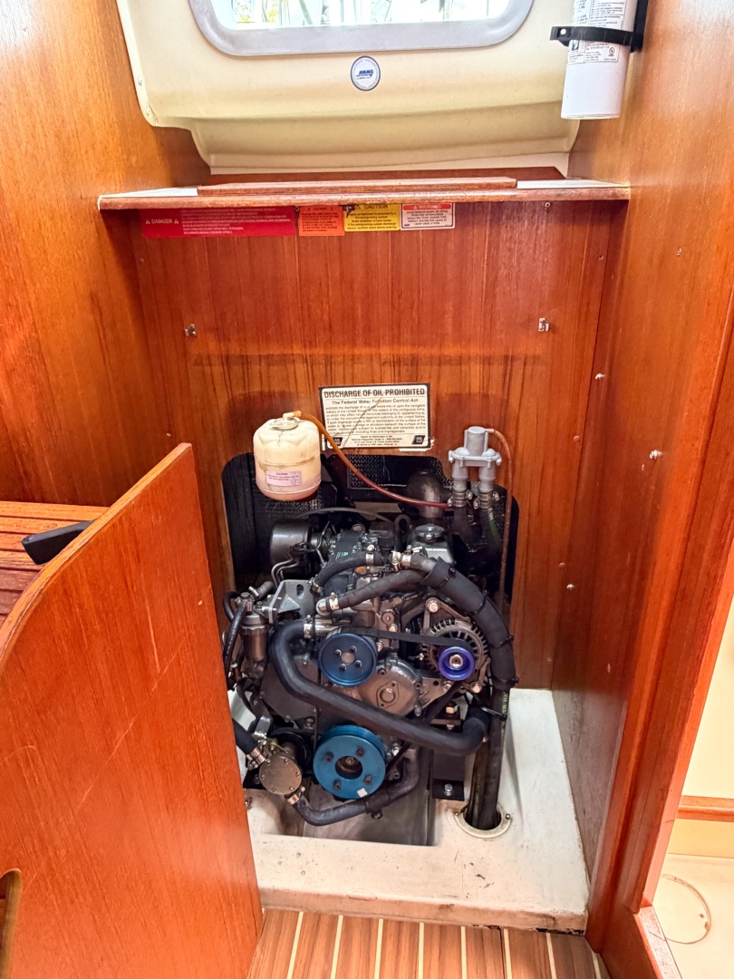 2005 Hunter 36