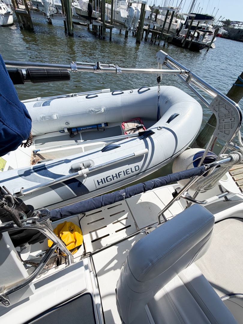 2005 Hunter 36
