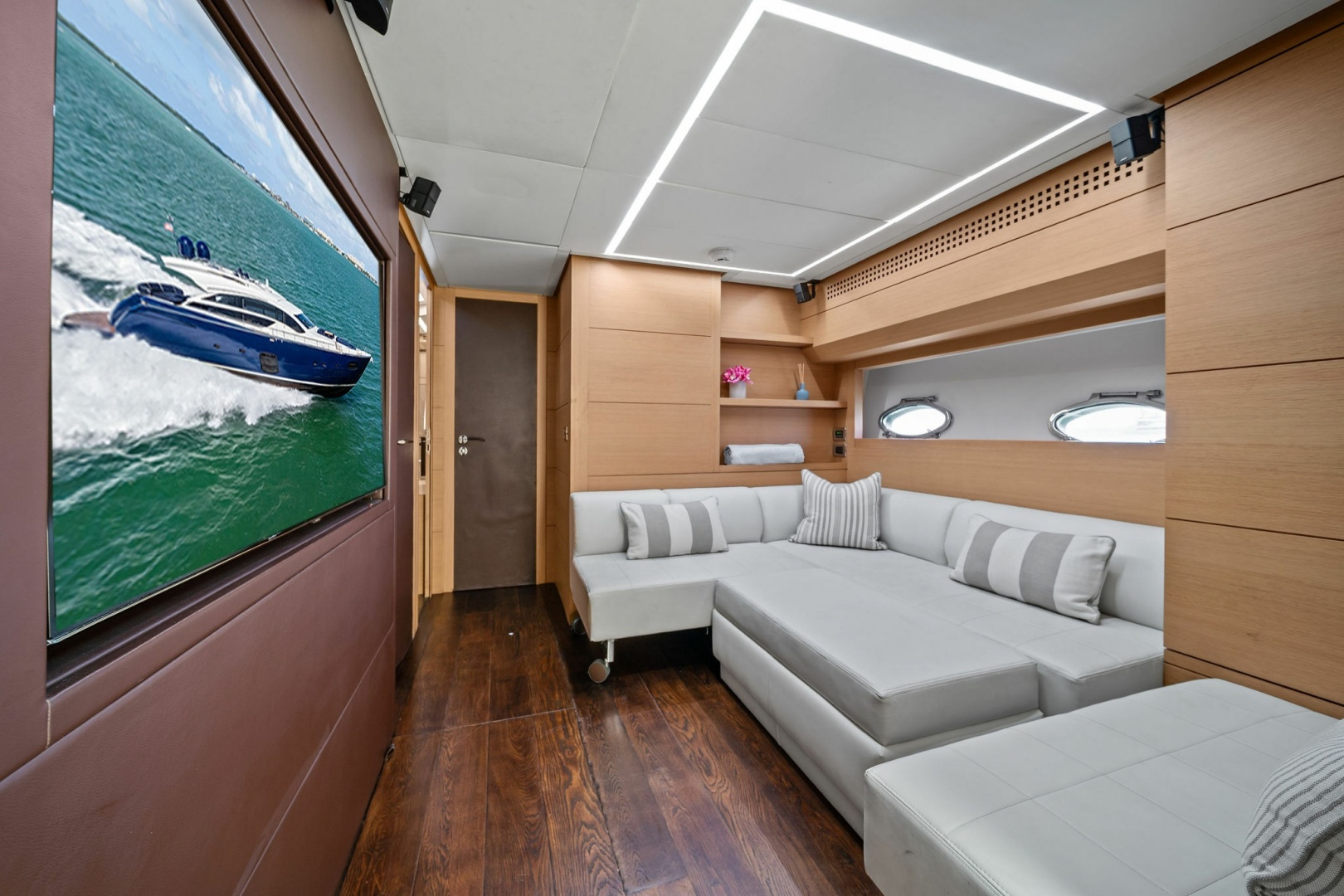 2013 Pershing 82