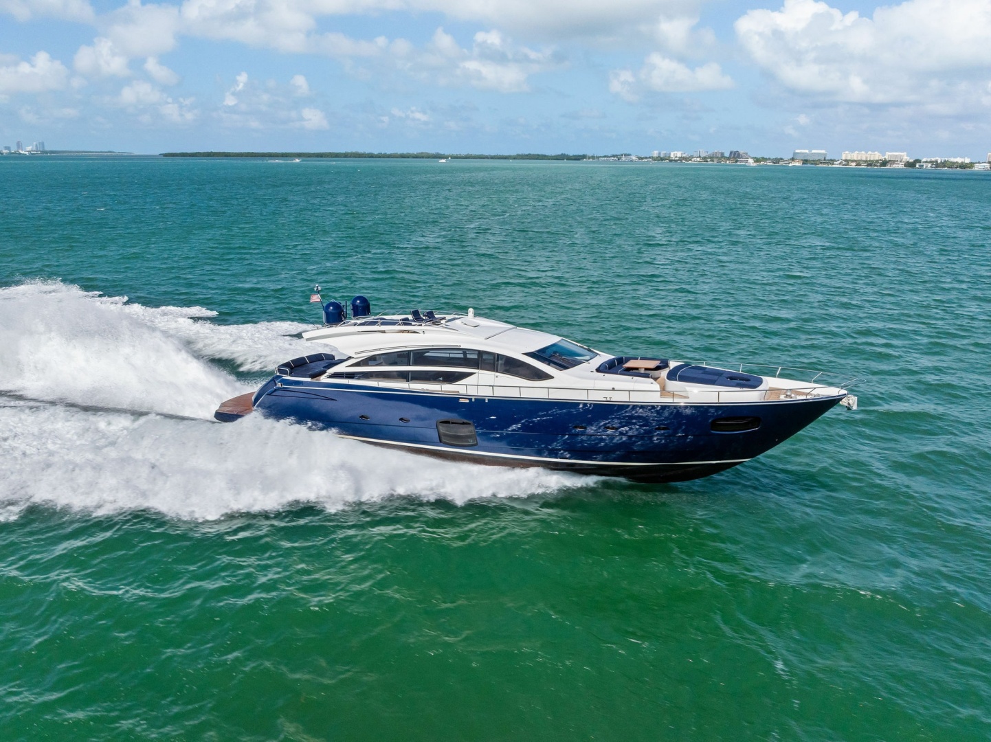 2013 Pershing 82