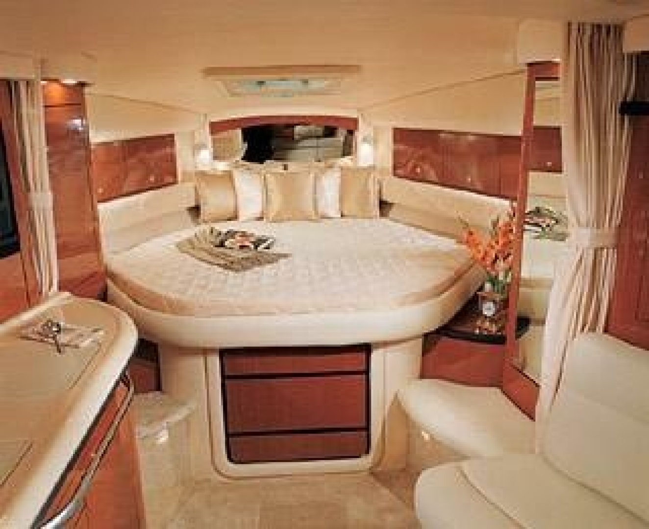 The Beach House 34ft Sea Ray Yacht For Sale