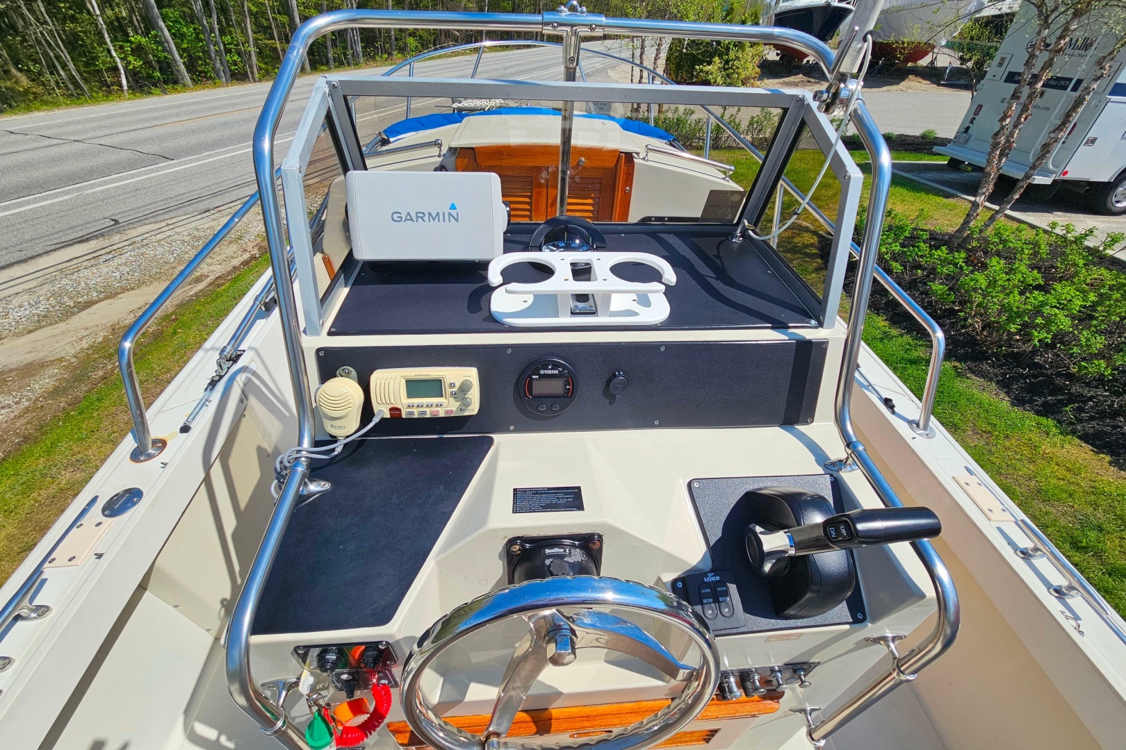 1990 Boston Whaler Outrage Cuddy