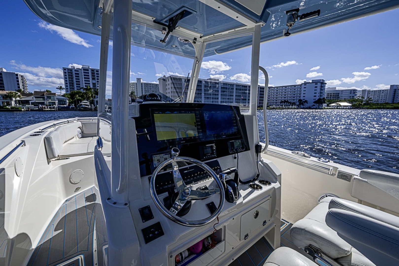 2021 Cobia 320 CC