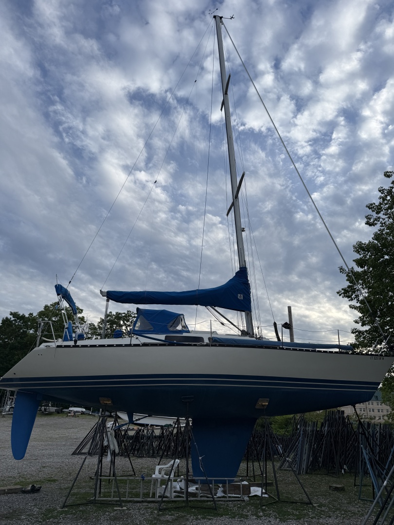 37ft X Yachts Yacht For Sale