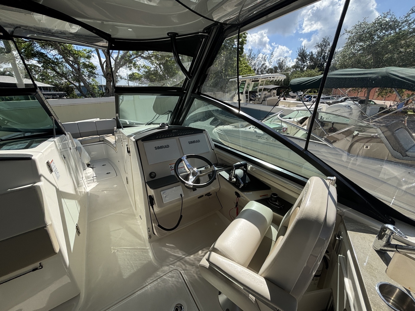 2024 Boston Whaler 320 Vantage