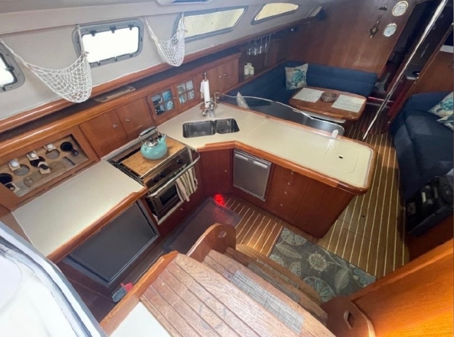 Serenity 41ft Hunter Yacht For Sale