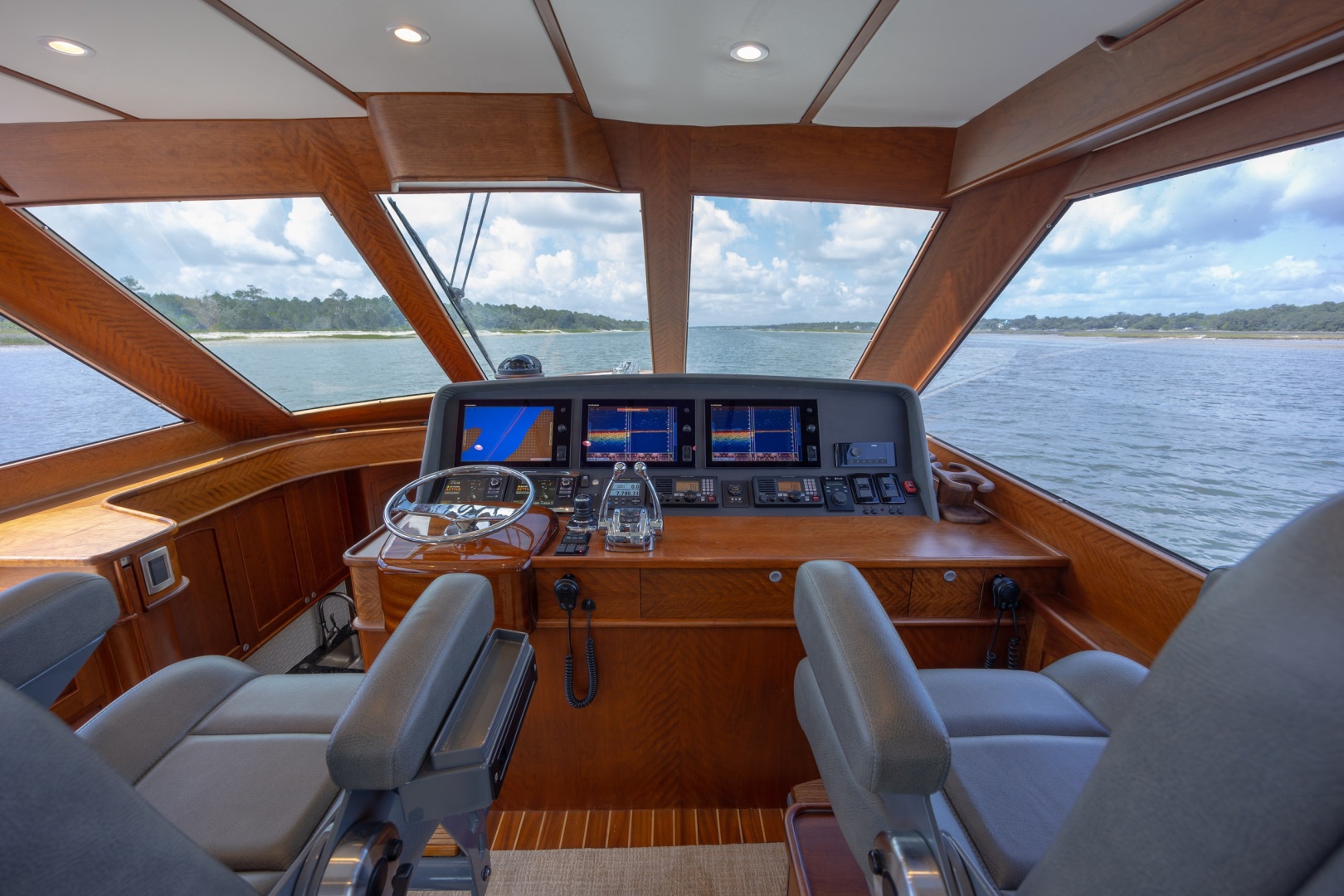 Robin Hood 43ft Jarrett Bay Yacht For Sale Robin Hood 43ft Jarrett Bay Yacht For Sale
