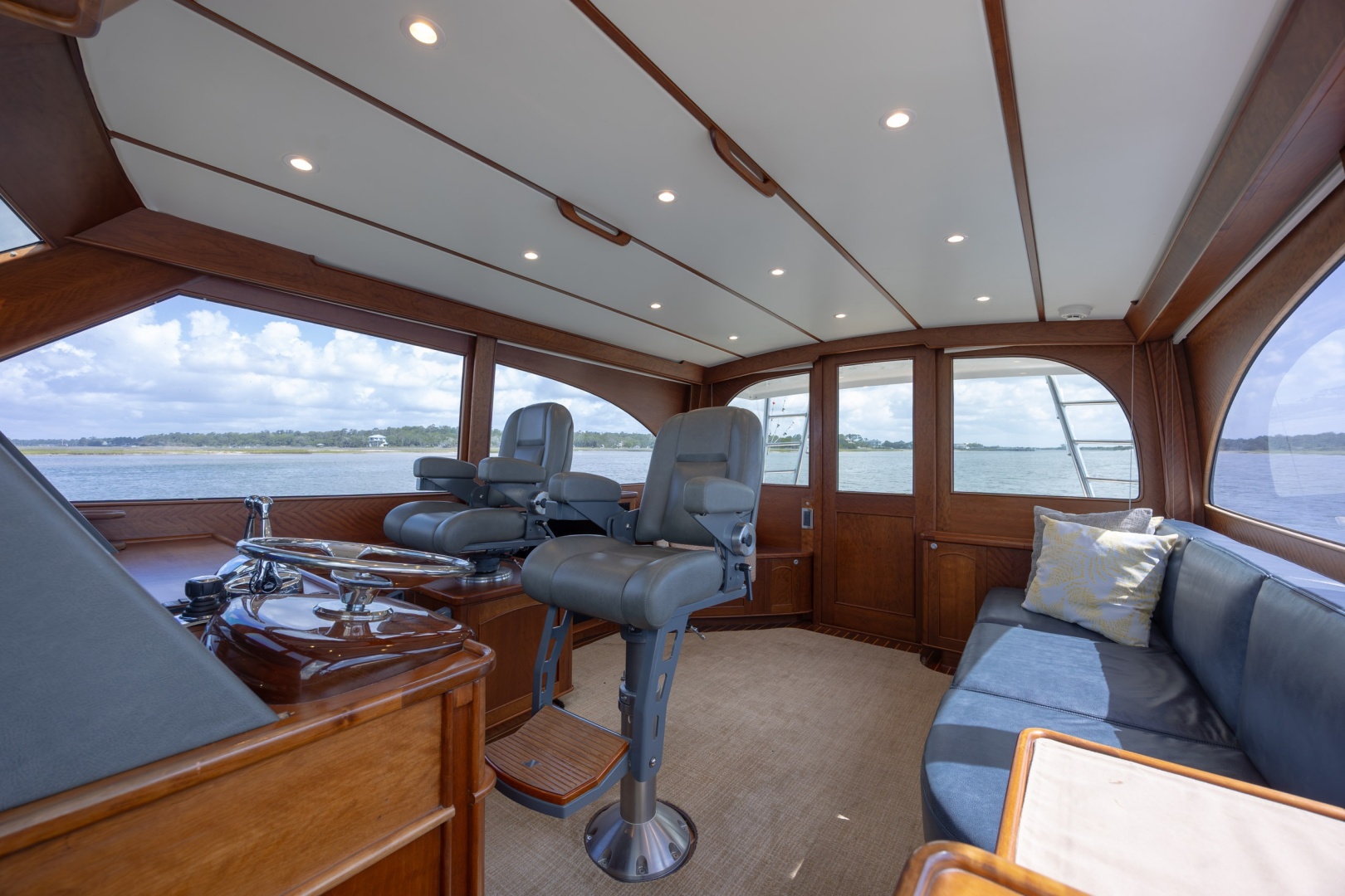 Robin Hood 43ft Jarrett Bay Yacht For Sale Robin Hood 43ft Jarrett Bay Yacht For Sale