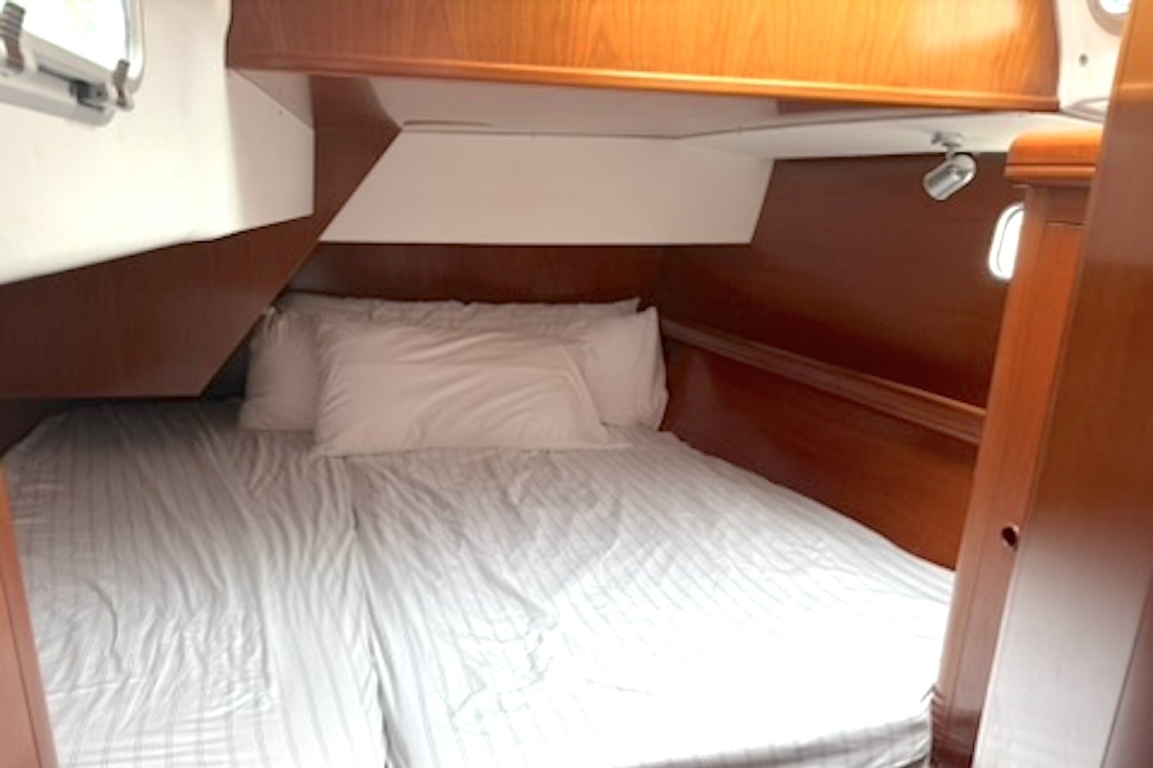 2001 Beneteau 