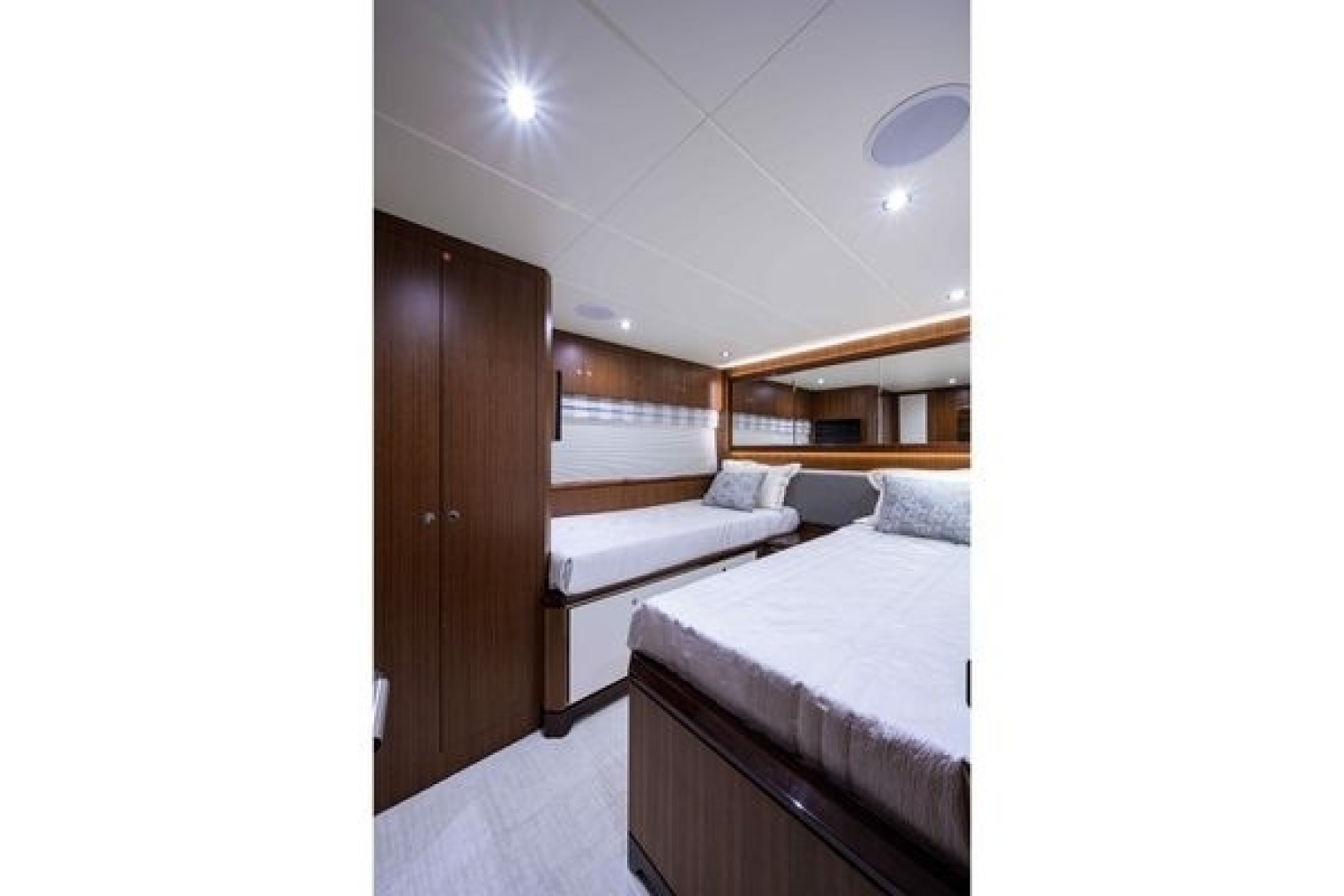 2019 Ocean Alexander Motoryacht 100