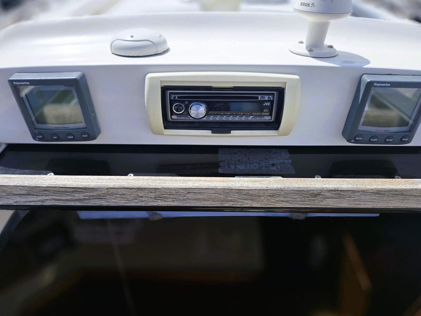 Channel Surfer 41ft Hunter Yacht For Sale Channel Surfer 41ft Hunter Yacht For Sale