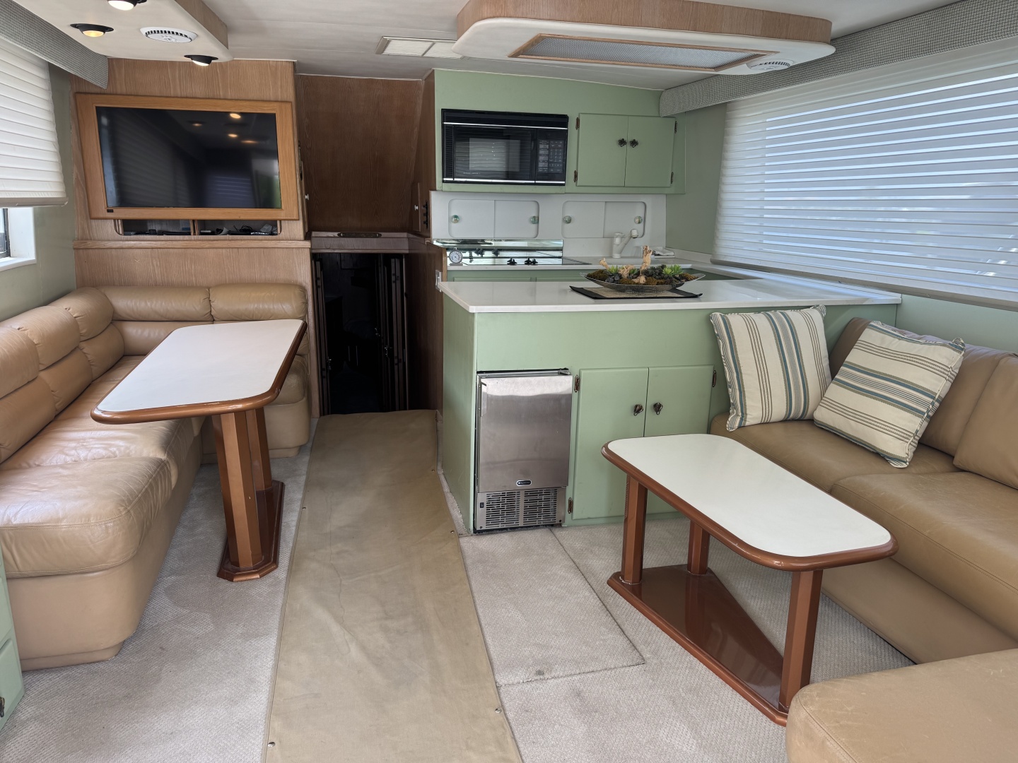 THIS OLD HATT 53ft Hatteras Yacht For Sale