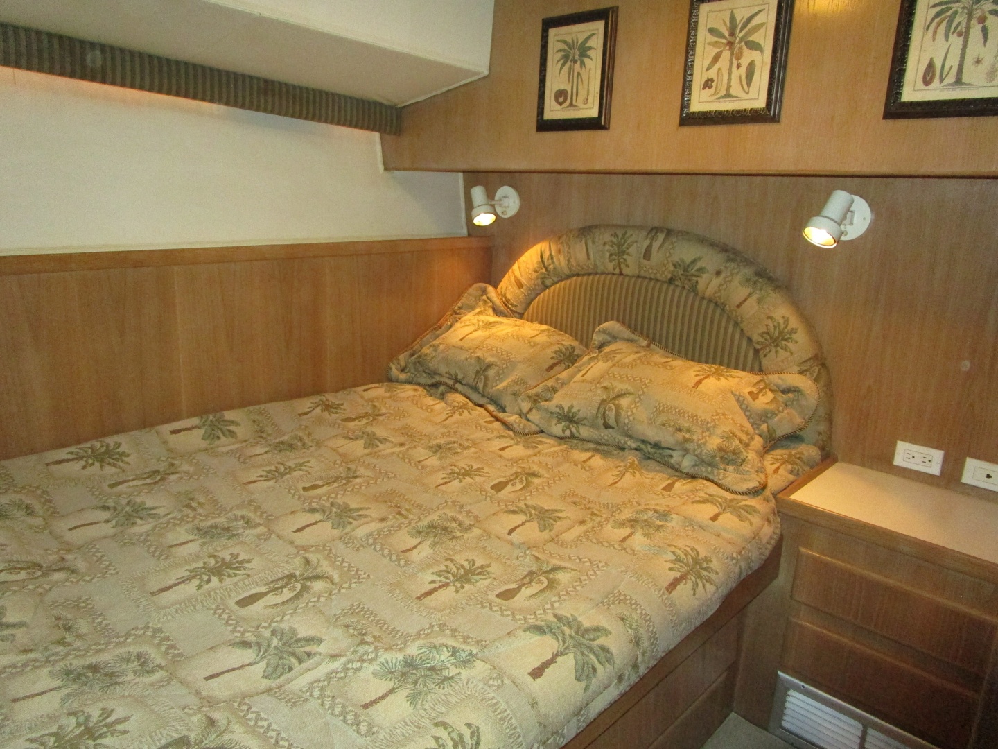 THIS OLD HATT 53ft Hatteras Yacht For Sale