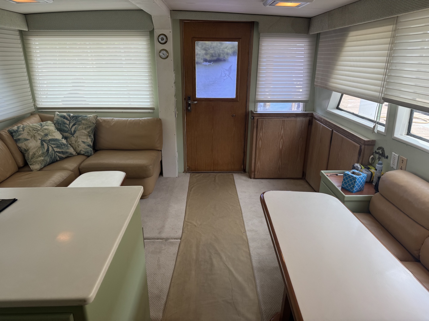 Salon Looking Aft
