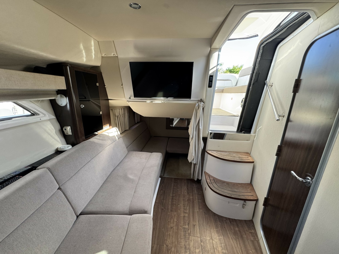 35ft Regal Yacht For Sale