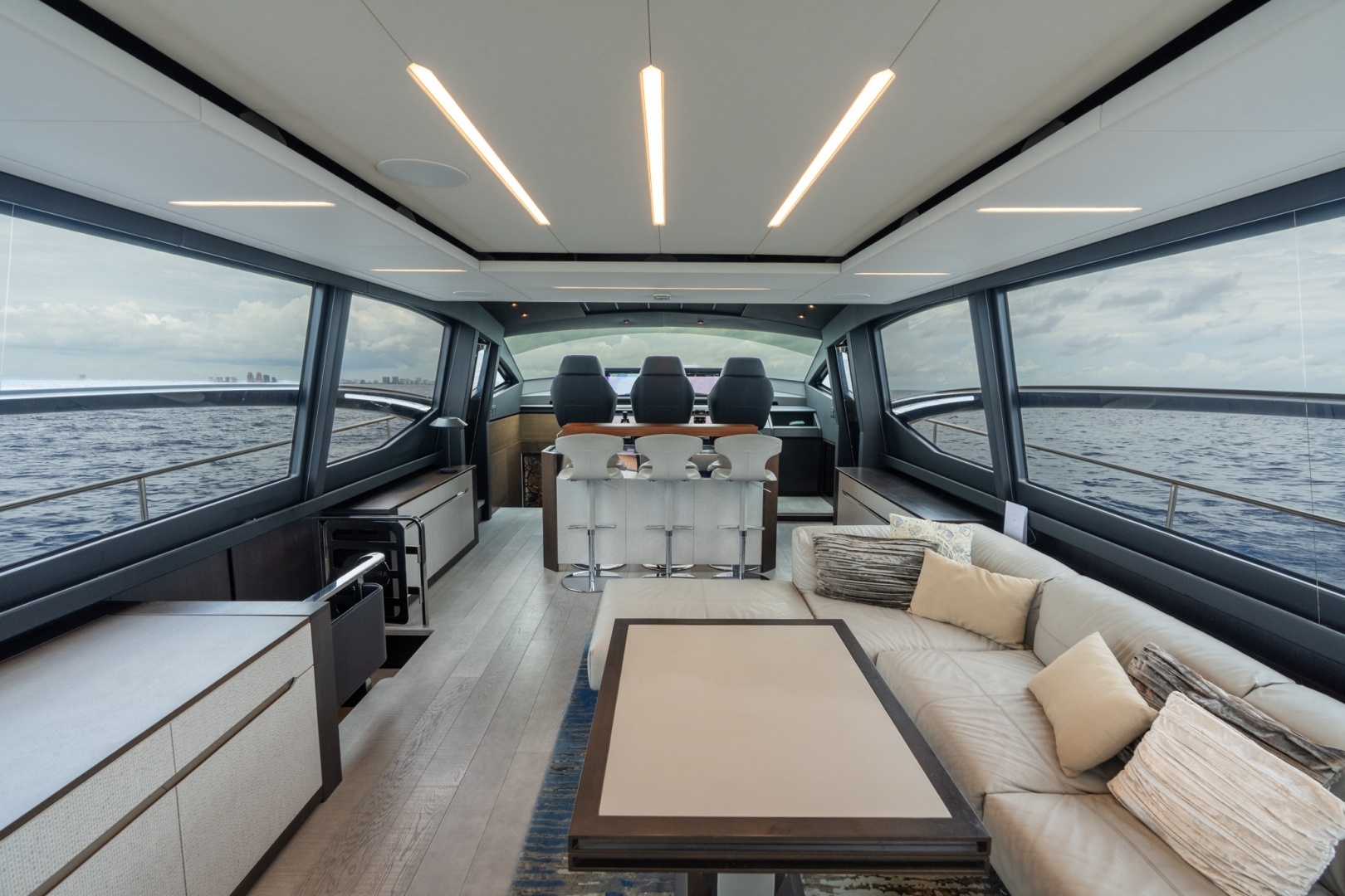 83ft Pershing Yacht For Sale