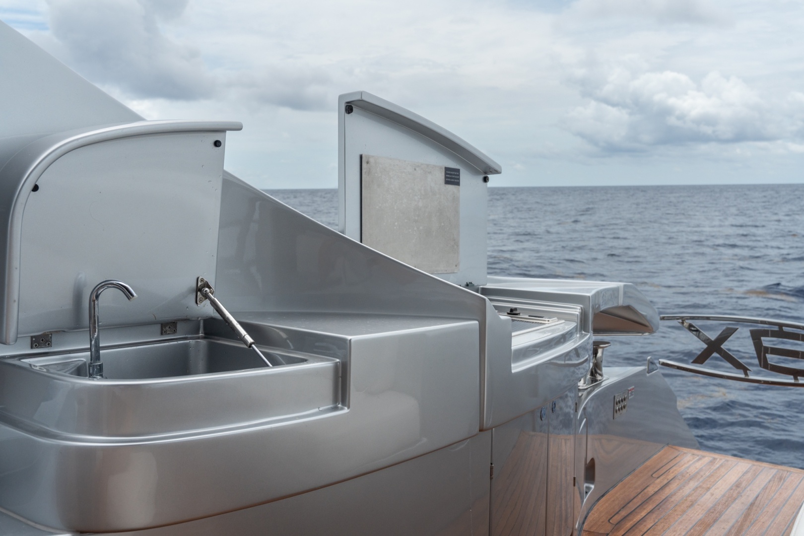 83ft Pershing Yacht For Sale