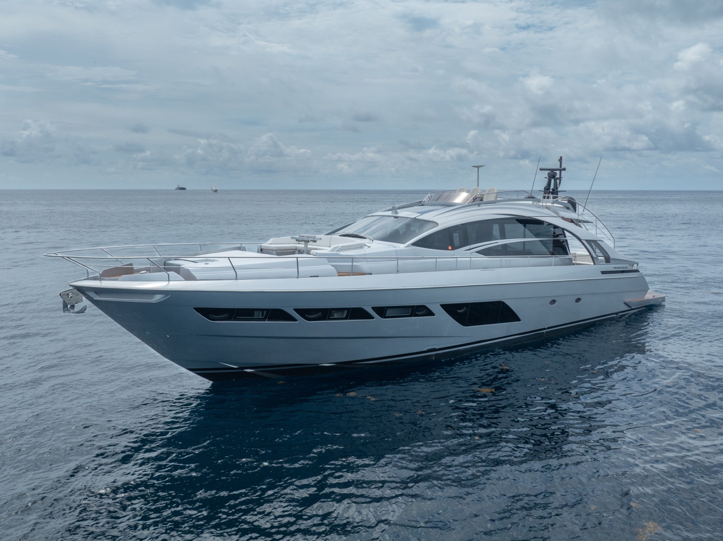 83ft Pershing Yacht For Sale