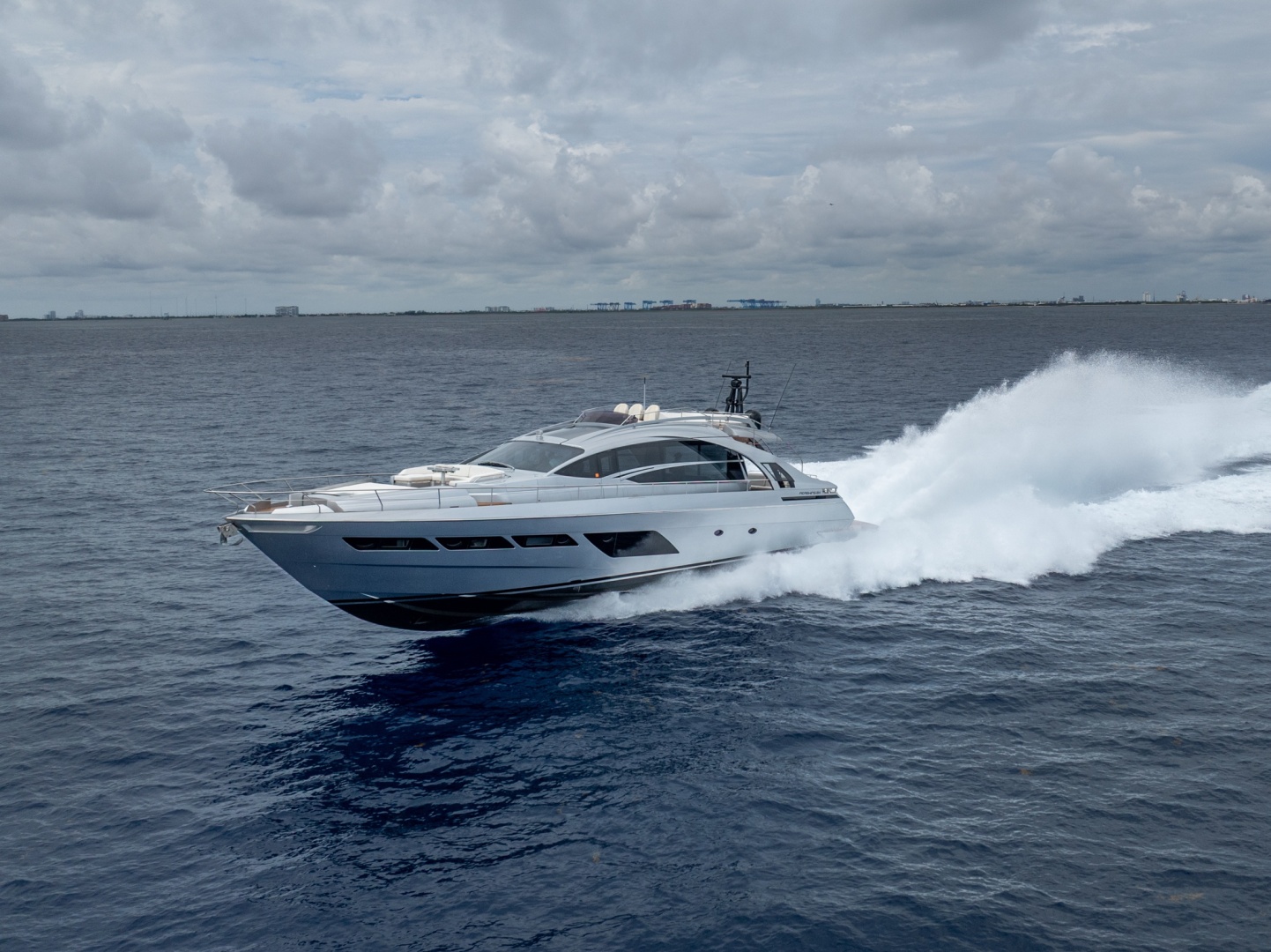 83ft Pershing Yacht For Sale