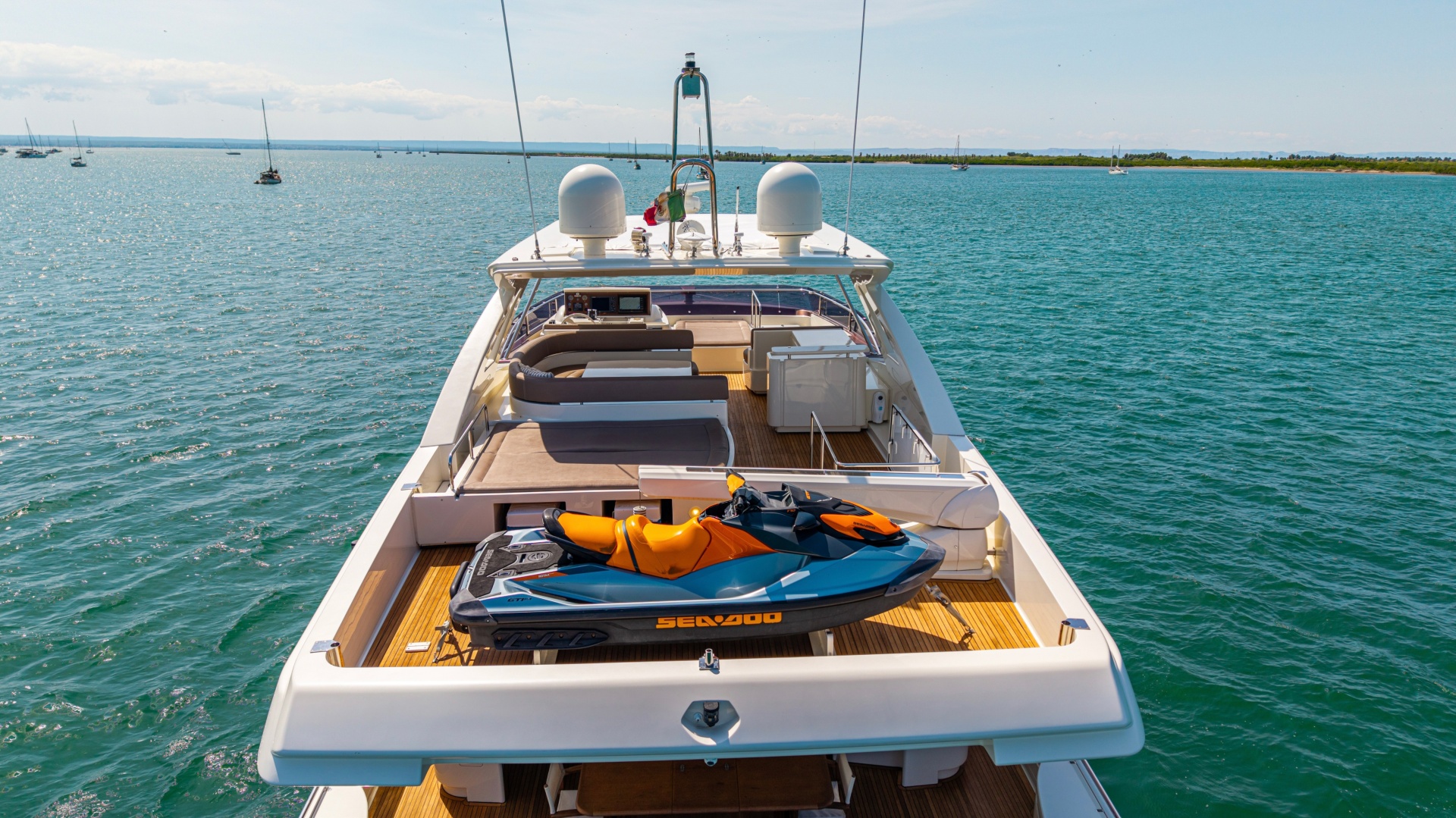 2013 Ferretti Yachts F800